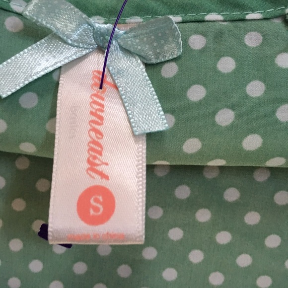 NWOT Downeast green/white polka dot flowy shirt - Picture 5 of 6